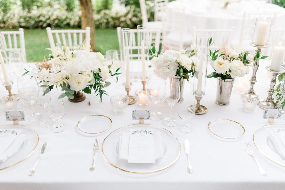 Elegant table setting for a wedding in Ravello