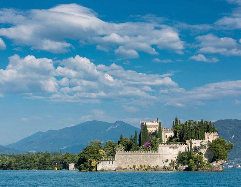 Lake Garda luxury wedding villa