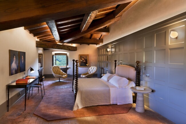 Bedroom of wedding villa in Chianti