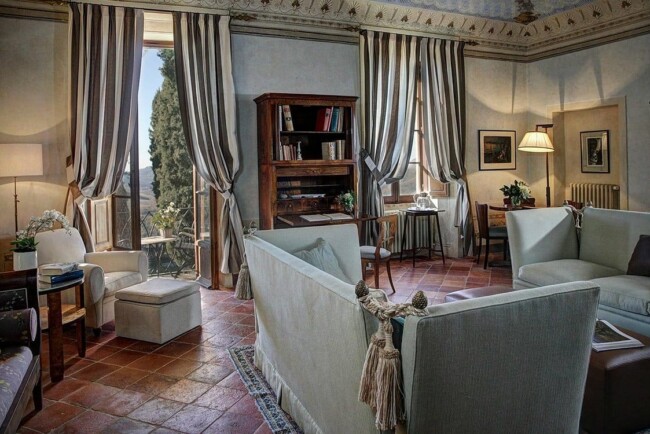 Living room of romantic wedding venue in Tuscany