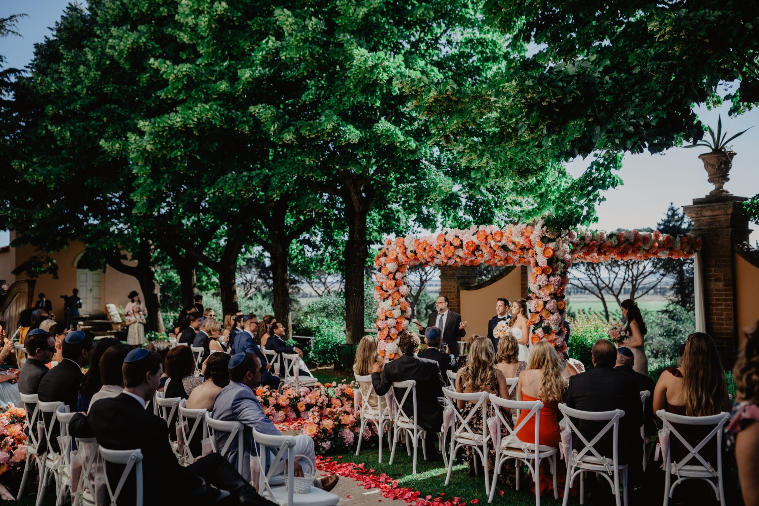 Romantic ceremony setting in Tuscany