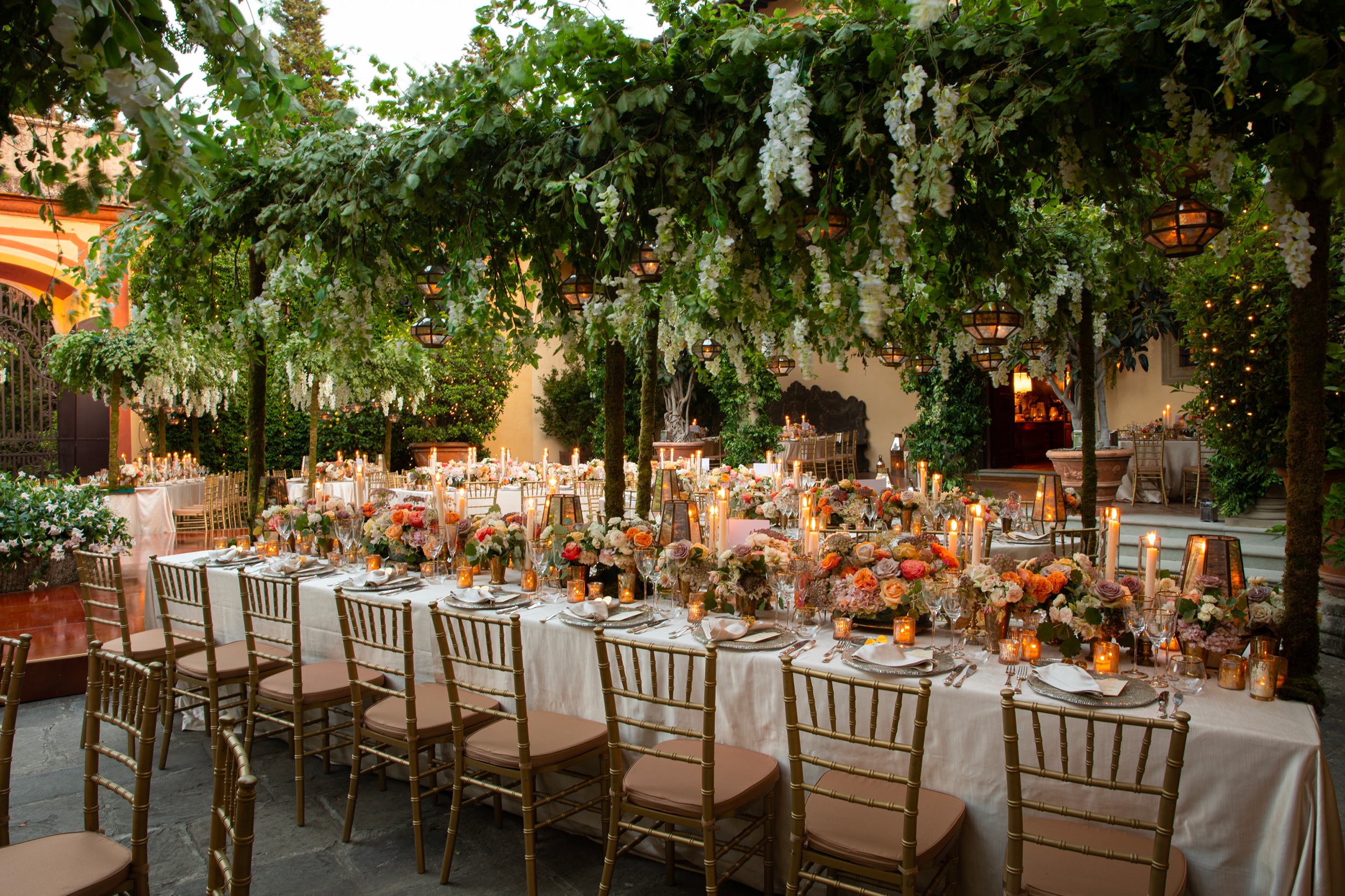 Luxury wedding in Italy: video of a secret garden