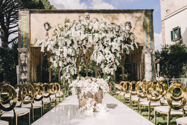 Orchid ceremony at the wedding villa in Ravello