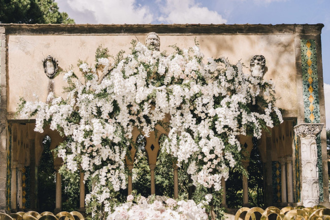 Orchid ceremony at the wedding villa in Ravello