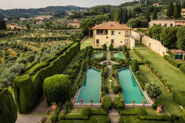 Overview of wedding villa with view in Florence