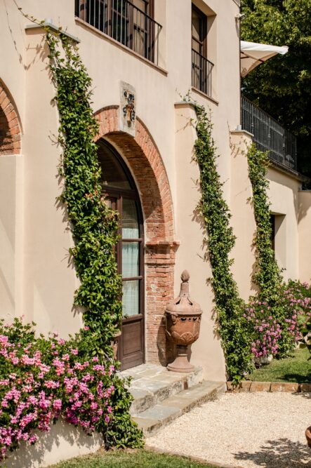 romantic villa for weddings tuscany details