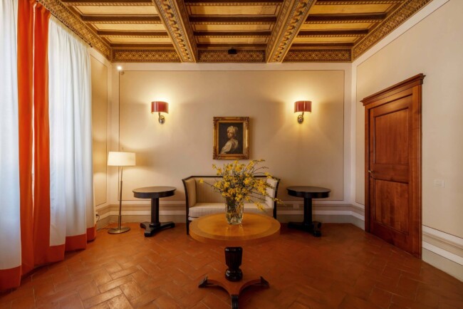 2.	Elegant interior of the villa for wedding in Italy