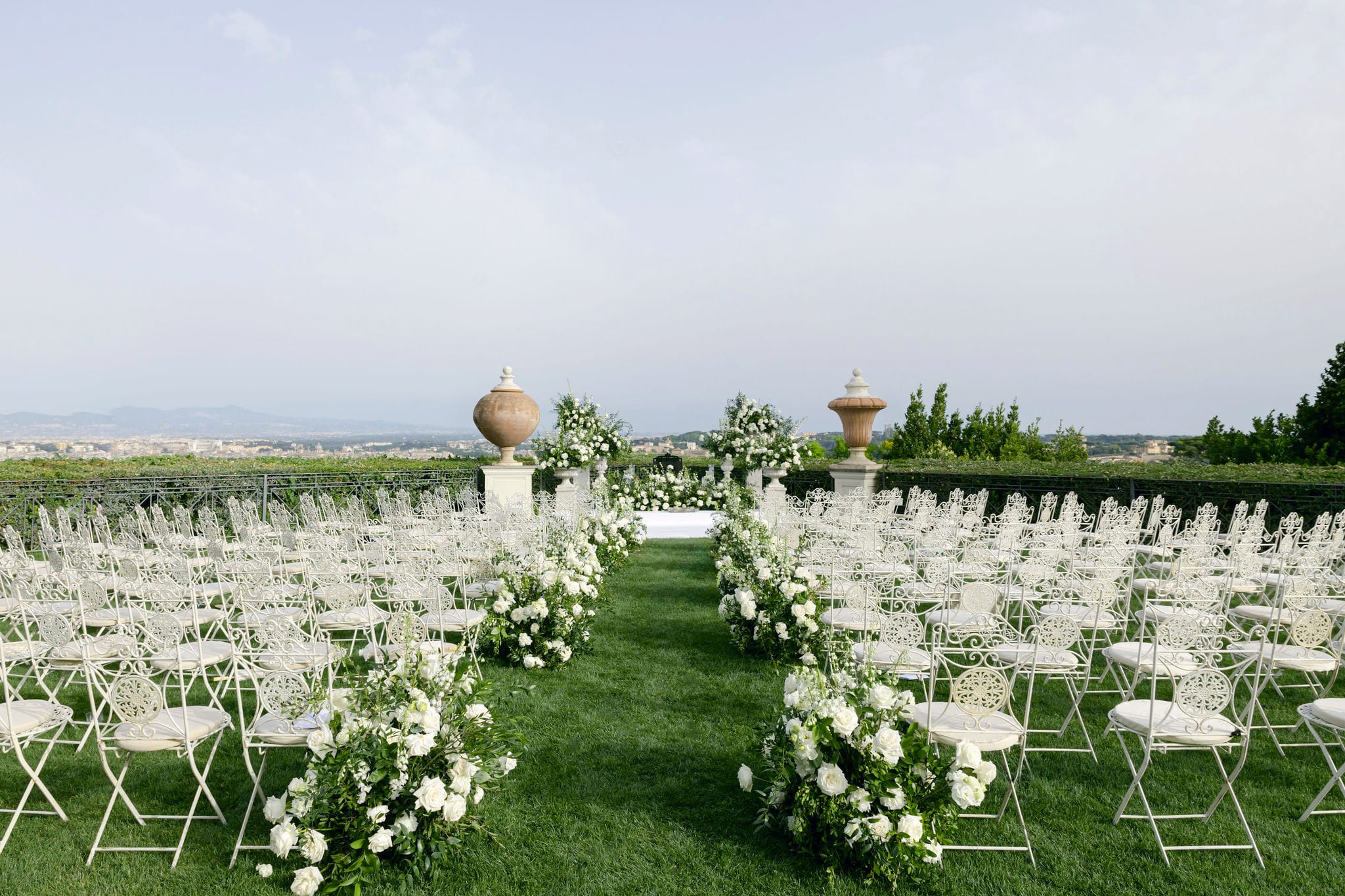 White and green ceremony at the wedding villa in Rome