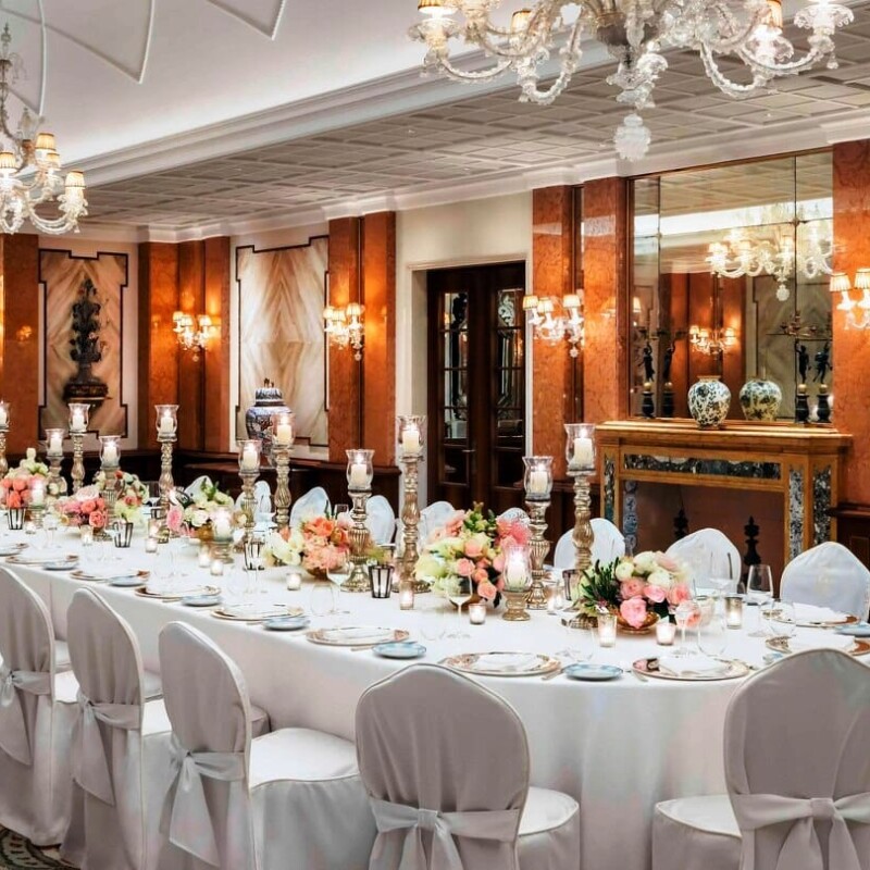 Elegant wedding reception ina five stars hotel in Venice