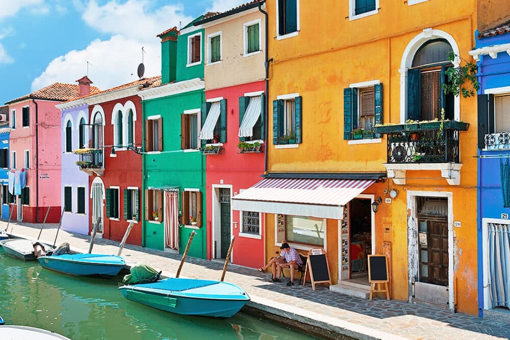 Getting married in Burano Venice with scenario of colored houses
