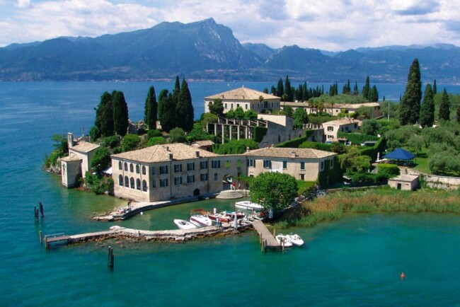 Romantic wedding villa on Lake Garda with private dock