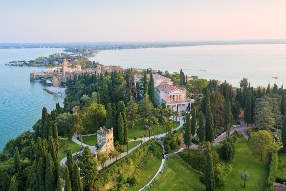 Overview of Lake Garda luxury hotel for wedding